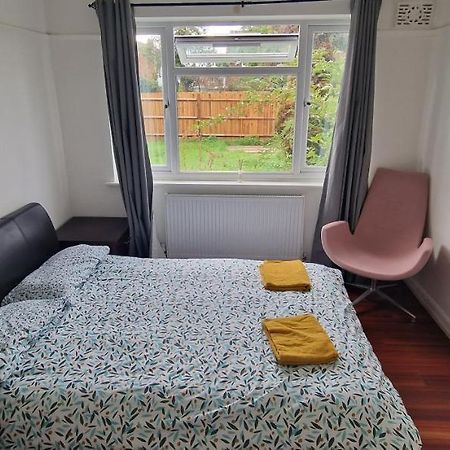 Ritzs Place Northolt (Greater London) Exterior foto