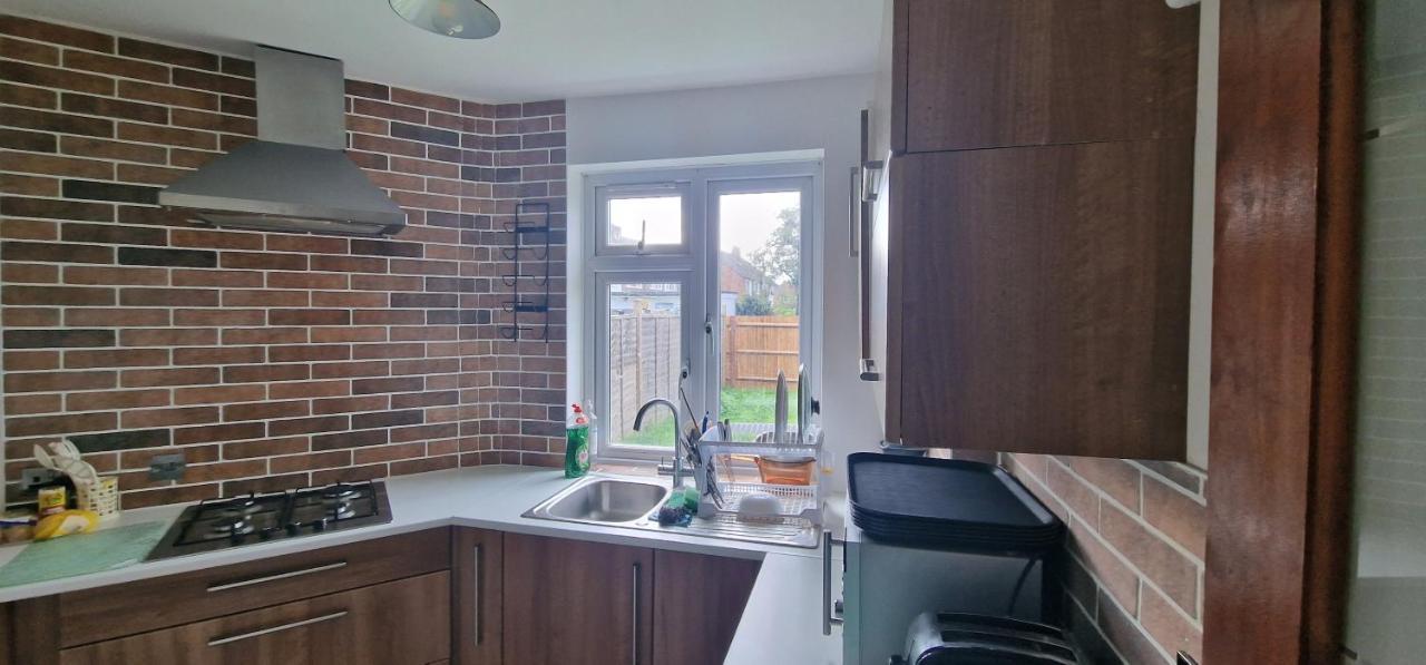 Ritzs Place Northolt (Greater London) Exterior foto