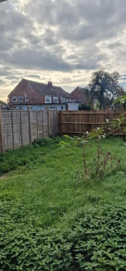 Ritzs Place Northolt (Greater London) Exterior foto