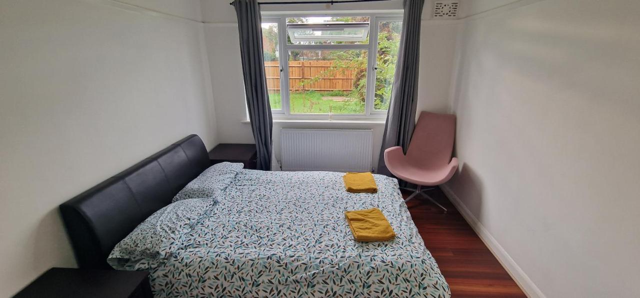 Ritzs Place Northolt (Greater London) Exterior foto